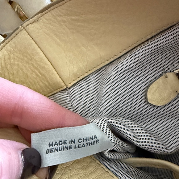 Anne Klein Cream Toggle Hobo Shoulder Bag NWT - Picture 9 of 10